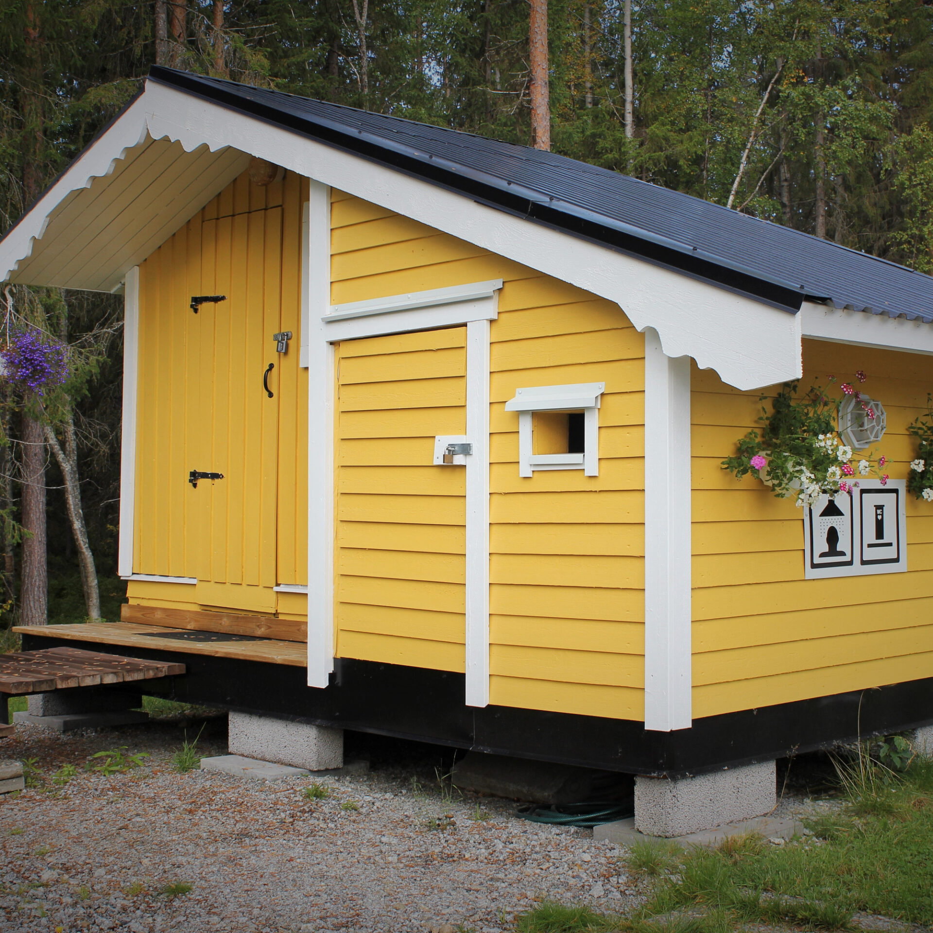 gul stuga river camp sågån